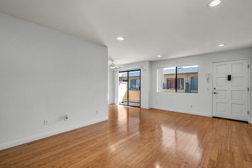 More Photos Of 7605 W Manchester Ave, Playa Del Rey Apartments For Sale