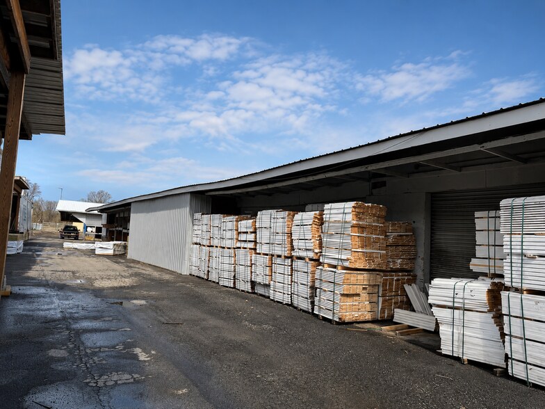 More Photos Of 529-531 Erie W blvd, Rome Industrial For Sale