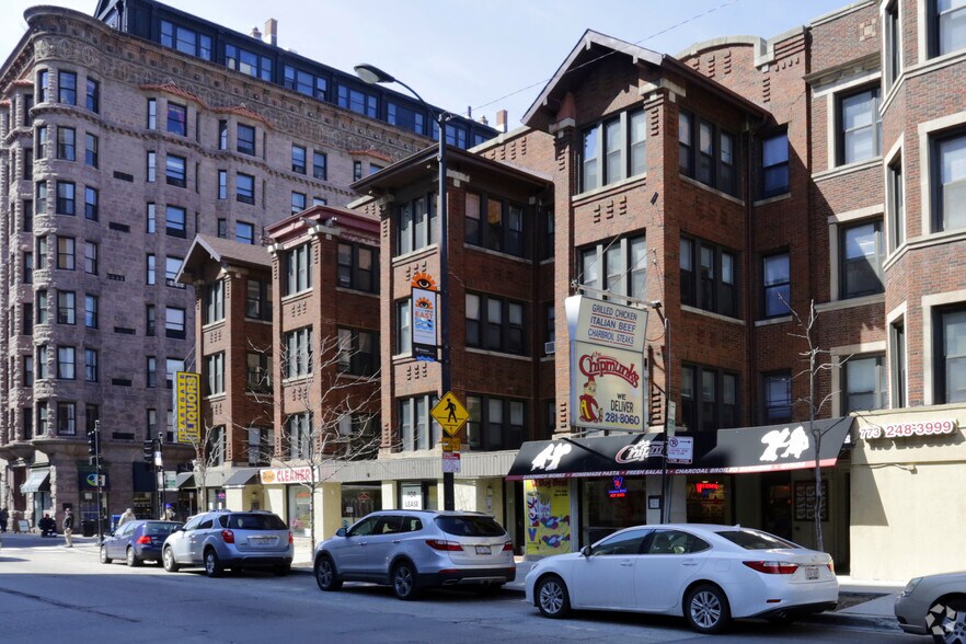 More Photos Of 2811 N Pine Grove Ave, Chicago Apartments For Lease