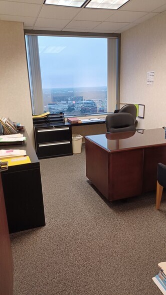 More Photos Of One Towne Sq, Southfield Office For Lease