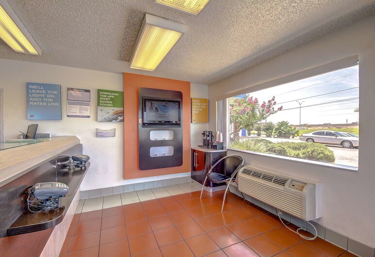 More Photos Of 5522 N Pan Am Expy, San Antonio Hotel For Sale