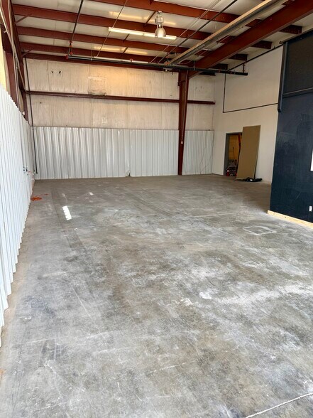 More Photos Of 14317-14319 Longs Peak Ct, Longmont Warehouse For Lease
