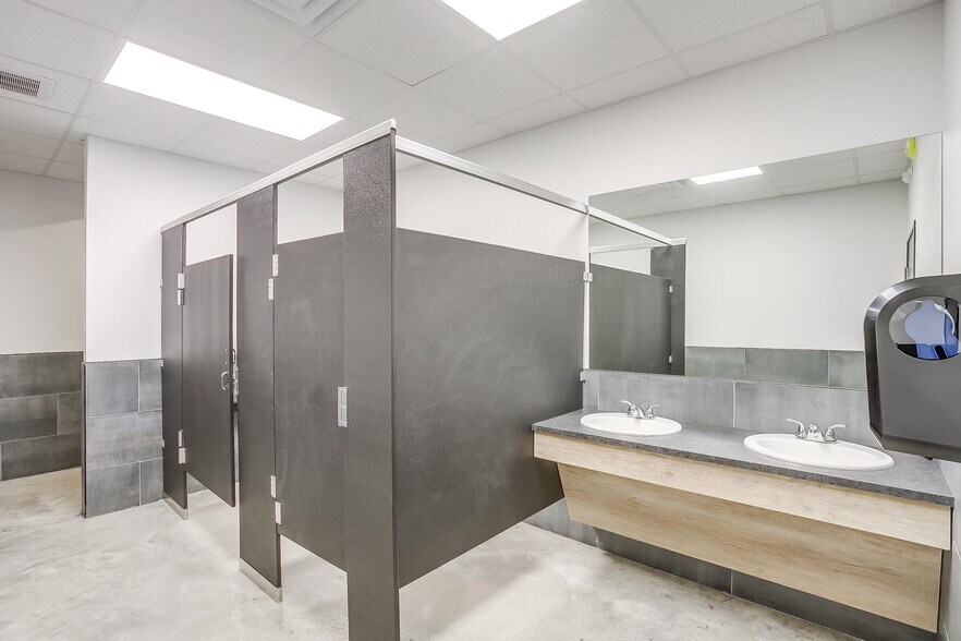 More Photos Of 4939 Fm 920, Weatherford Flex For Sale