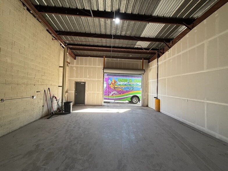 More Photos Of 3650 N 40th Ave, Phoenix Warehouse For Sale