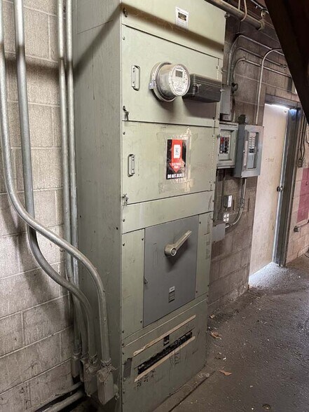 More Photos Of 3000 Winchester Blvd, Campbell Service For Lease