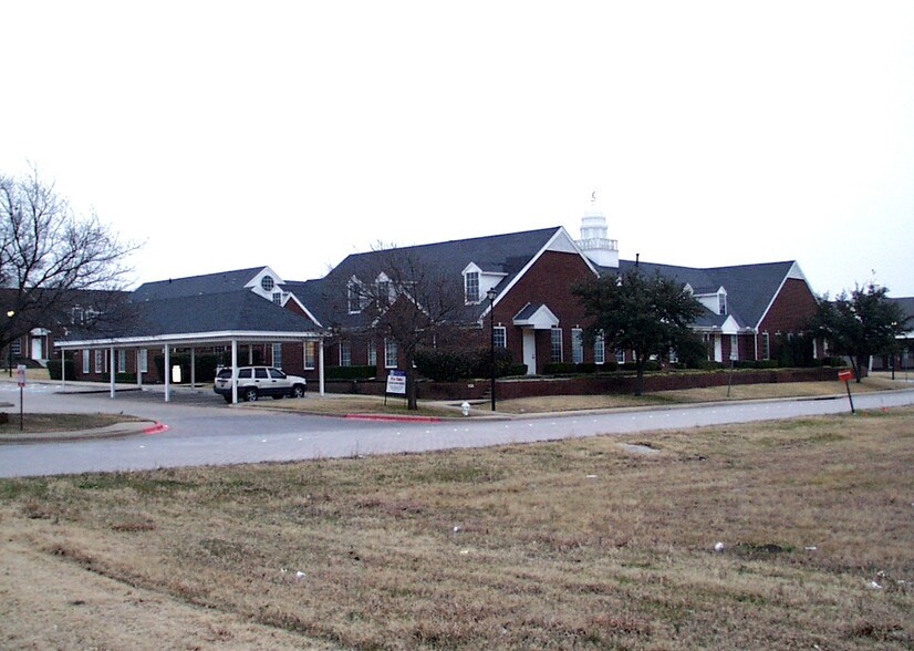 More Photos Of 951 York Dr, DeSoto Medical For Lease