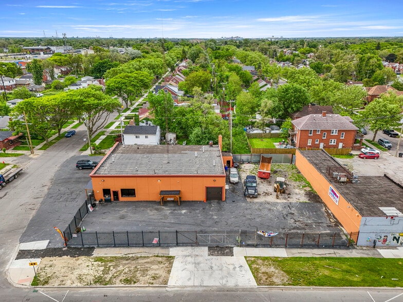 More Photos Of 8301 W Chicago, Detroit Flex For Sale