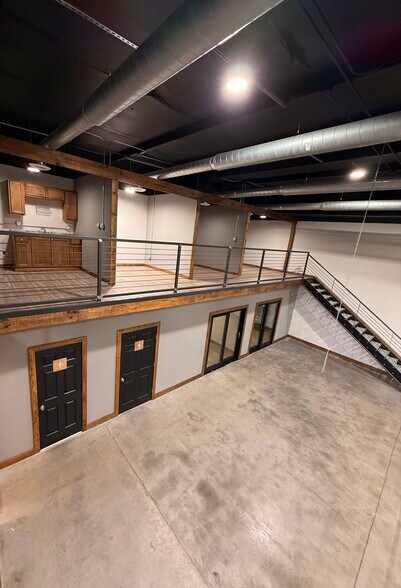 More Photos Of 311 E Saint Elmo Rd, Austin Office For Sale