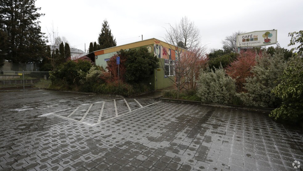 More Photos Of 5633 SE Division St, Portland Freestanding For Sale