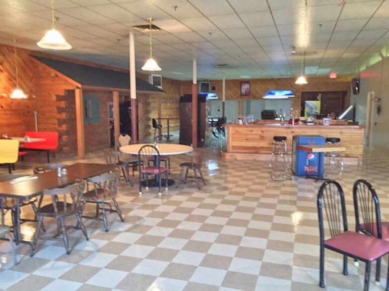 More Photos Of 239 Main St, Old Town Restaurant For Lease