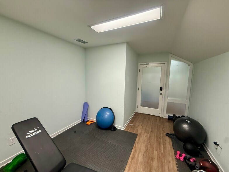 More Photos Of 1411 S 14th St, Fernandina Beach Office For Lease