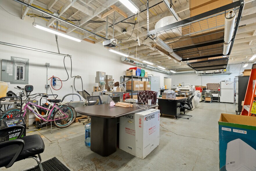 More Photos Of 7131 NE Prescott St, Portland Storefront Retail Office For Sale