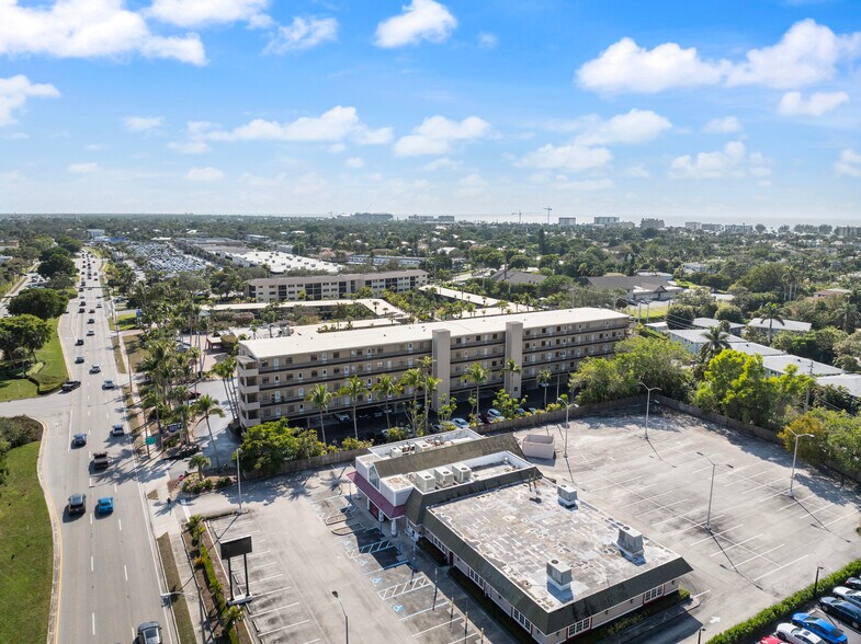 More Photos Of 2335 Tamiami Trl N, Naples Medical For Lease