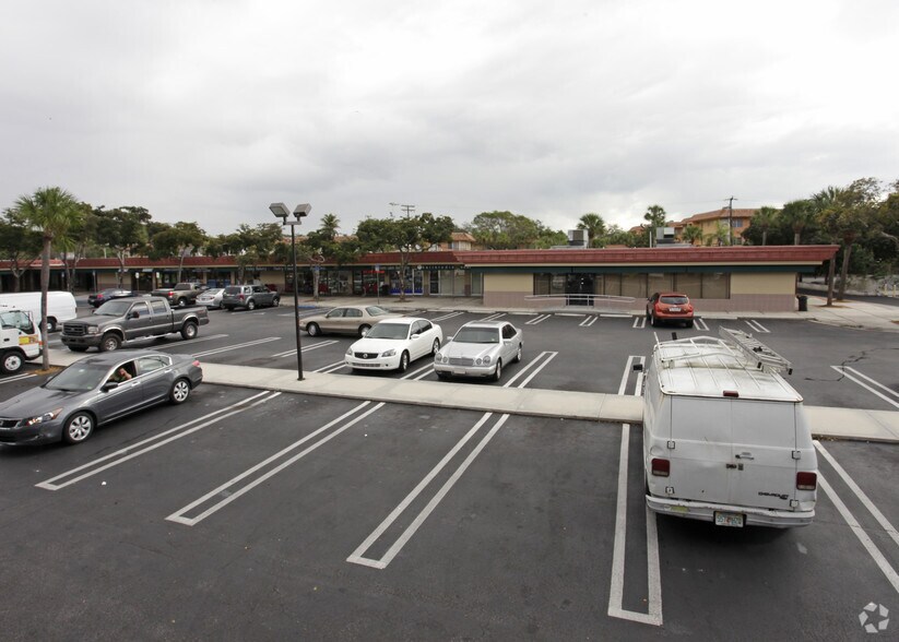 More Photos Of 13905-13975 NW 67th Ave, Miami Lakes General Retail For Lease