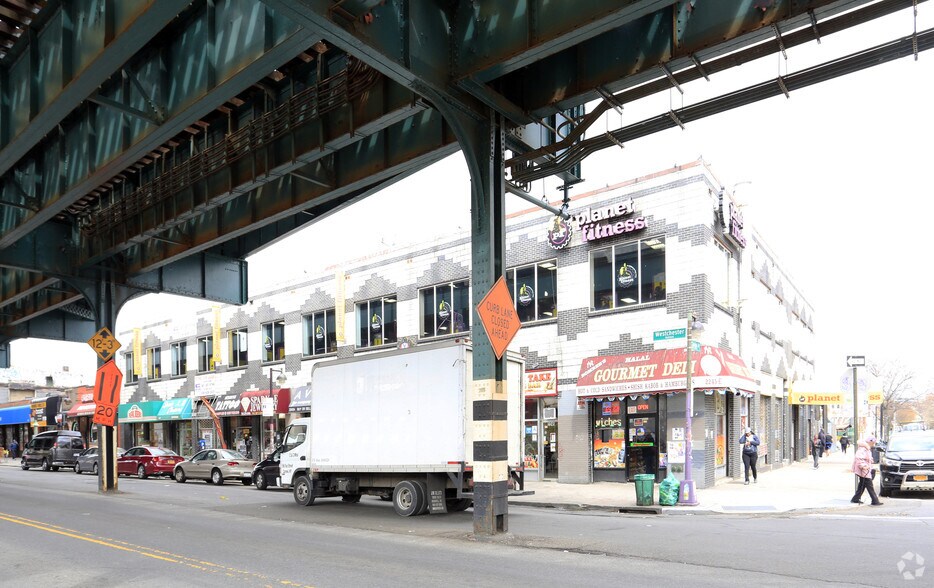 More Photos Of 2241-2249 Westchester Ave, Bronx Storefront For Lease