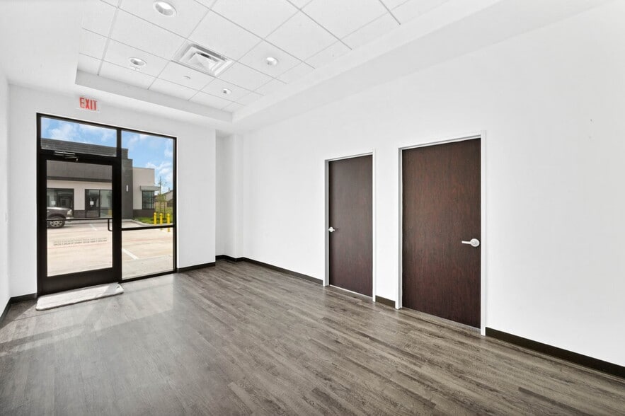 More Photos Of 12280 Broadway St, Pearland Office For Lease