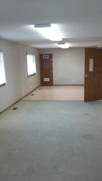 More Photos Of 1520 Knox St, Lincoln Office For Sale