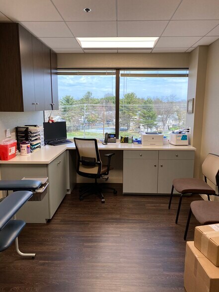 More Photos Of 12800 Middlebrook Rd, Germantown Office For Sale