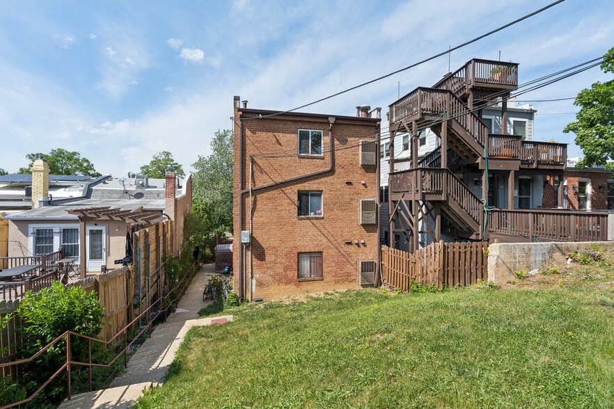 More Photos Of 1700 Irving St NW, Washington Apartments For Sale