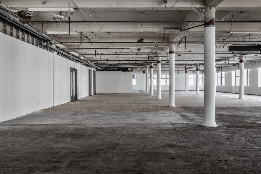 More Photos Of 36 S Pennsylvania St, Indianapolis Office For Lease