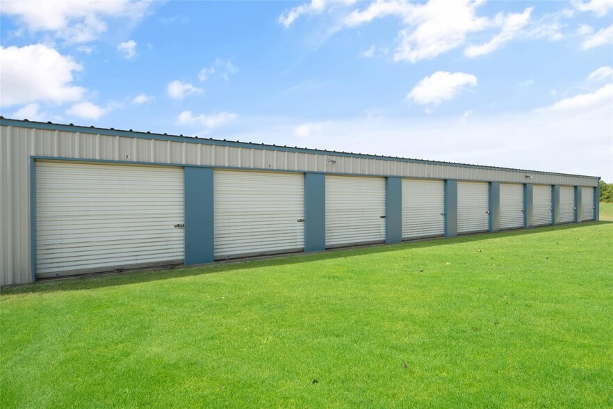 Primary Photo Of TBD FM 815, Trenton Self Storage For Sale