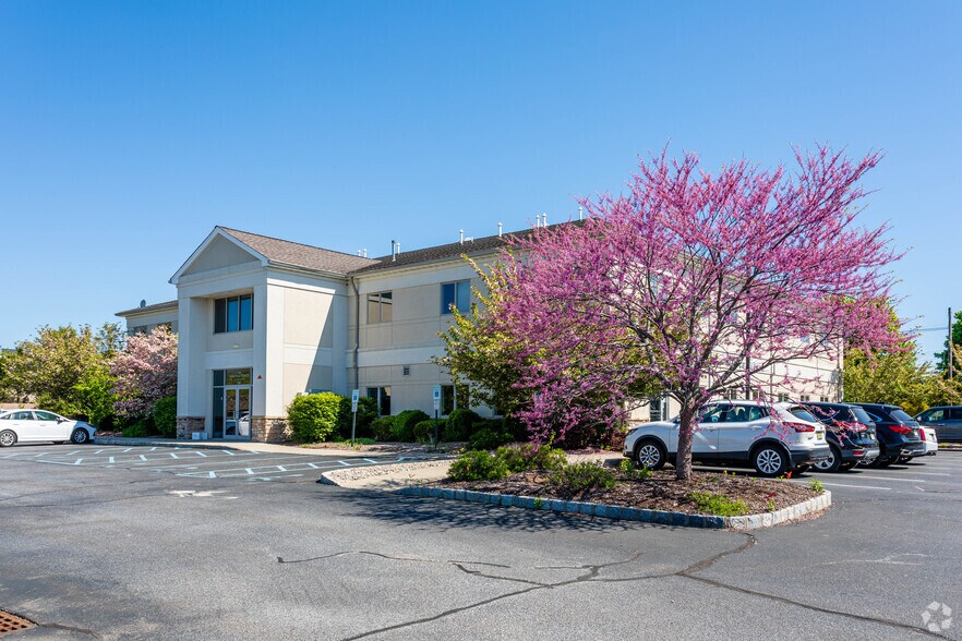 More Photos Of 540 Lafayette Rd, Sparta Medical For Lease