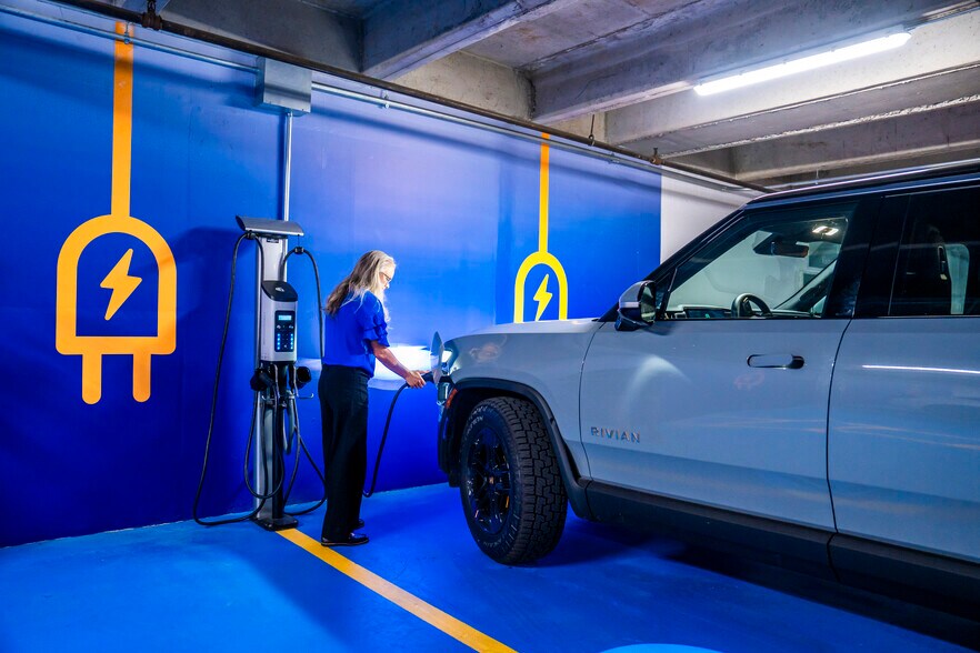 More Photos Of 98 San Jacinto Blvd, Austin Office For Lease