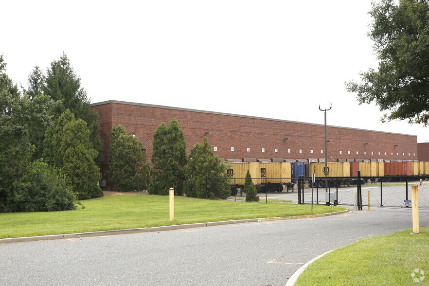 More Photos Of 160 Herrod Blvd, South Brunswick Warehouse For Lease