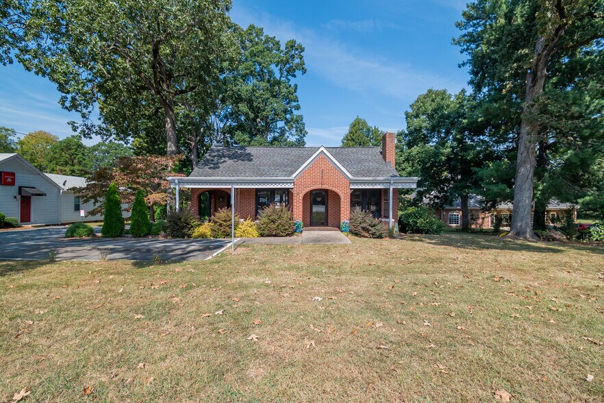 Primary Photo Of 7741 Matthews Mint Hill Rd, Mint Hill Freestanding For Sale