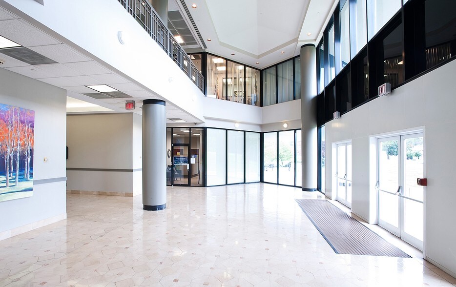 More Photos Of 3800 Electric Rd, Roanoke Office For Lease