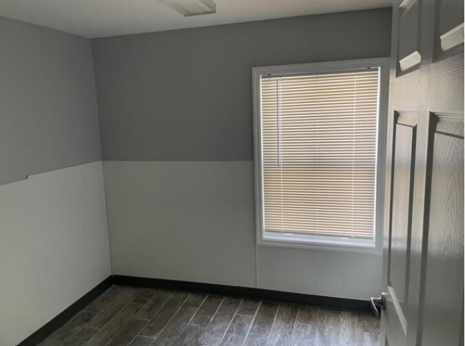 More Photos Of 725 N Wood Ave, Linden Storefront Retail Residential For Lease