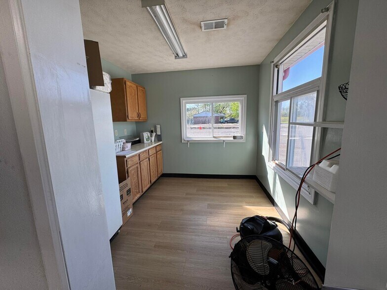 More Photos Of 4152 Hwy 76, Russell Springs Restaurant For Sale