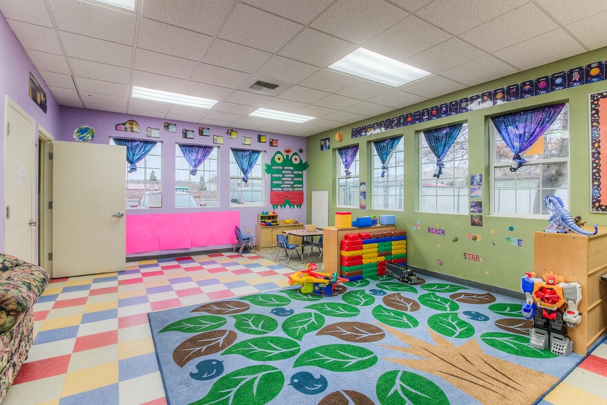 More Photos Of 909 N 21st Ave, Yakima Daycare Center For Sale