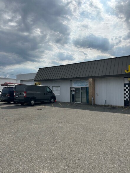 Primary Photo Of 55 Allen Blvd, Farmingdale Warehouse For Lease