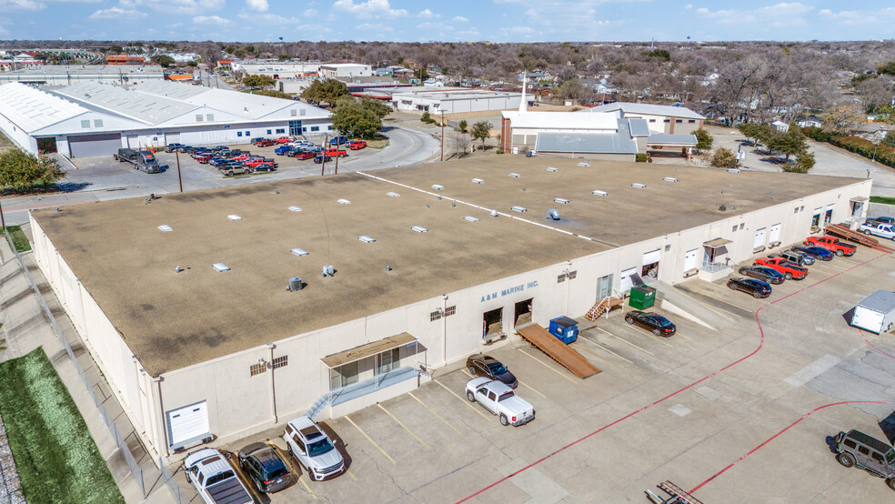 Primary Photo Of 13908-13910 Distribution Way, Farmers Branch Distribution For Lease