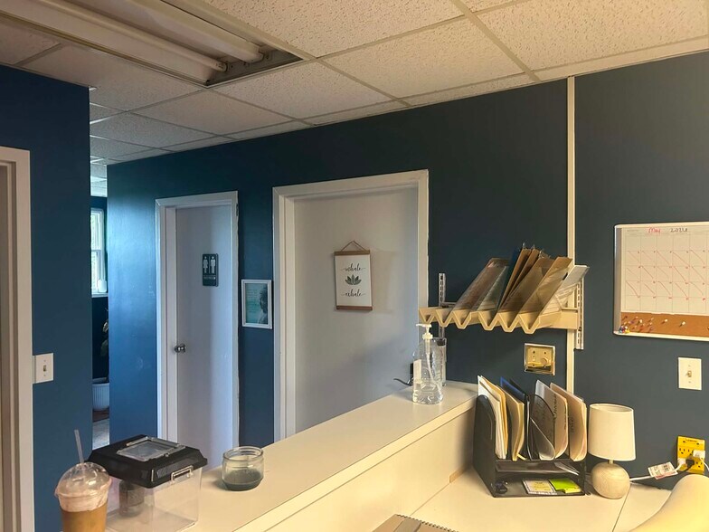 More Photos Of 250 Foxglove Dr, Mount Sterling Medical For Lease