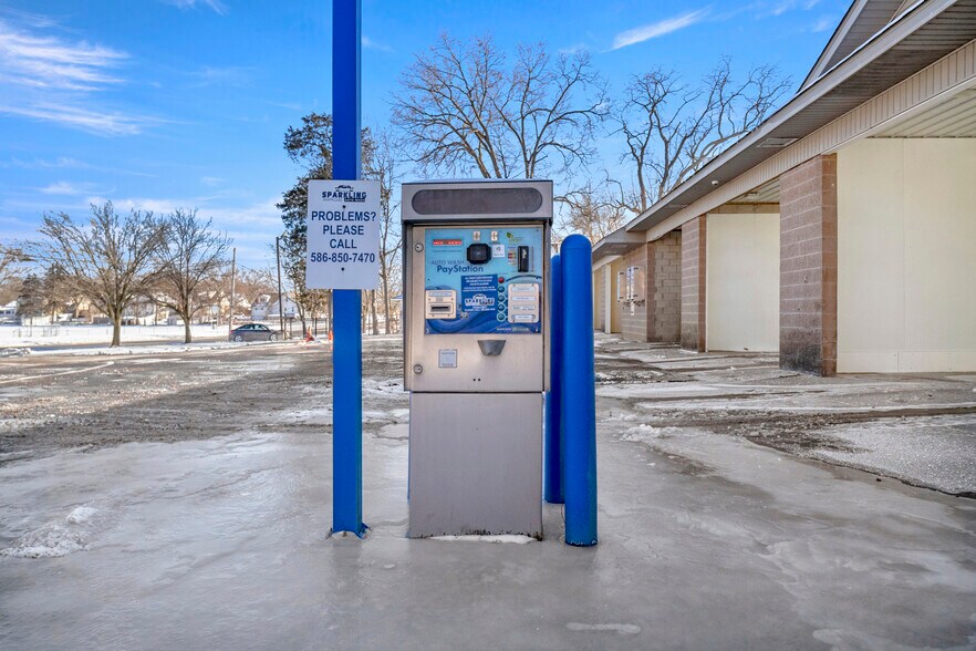 More Photos Of 25957 Gibraltar Rd, Flat Rock Carwash For Sale