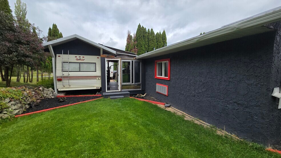 More Photos Of 101 Oak St, Fauquier Hotel For Sale