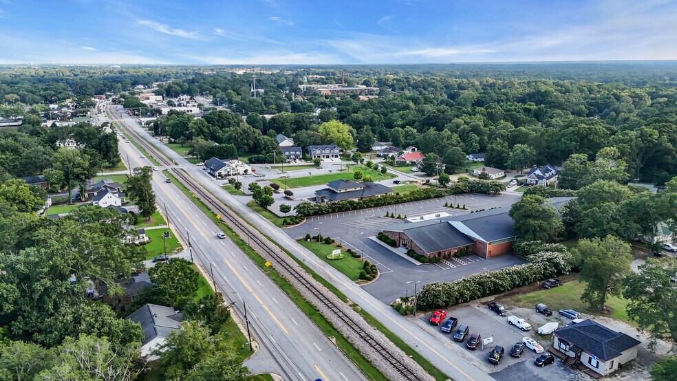 More Photos Of 313 N Main St, Simpsonville Freestanding For Sale