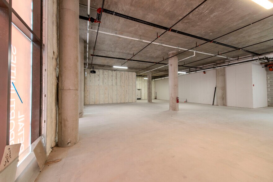 More Photos Of 210-212 N Aberdeen St, Chicago Apartments For Lease