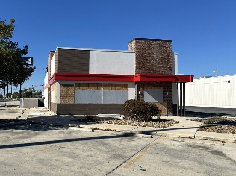 More Photos Of 2639 Ne Loop 410, San Antonio Fast Food For Lease