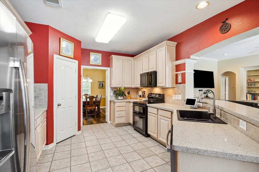 More Photos Of 25535 Richards Rd, Spring Flex For Sale