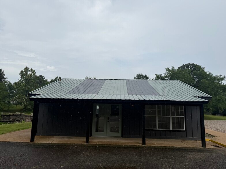Primary Photo Of 202 River Oaks Dr, Hot Springs National Park Freestanding For Lease