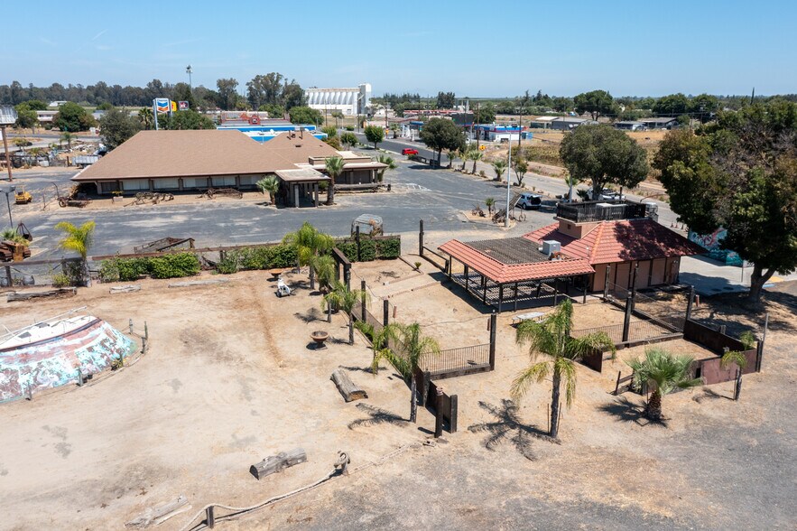 More Photos Of 4070 Country Rd 89, Dunnigan Restaurant For Sale