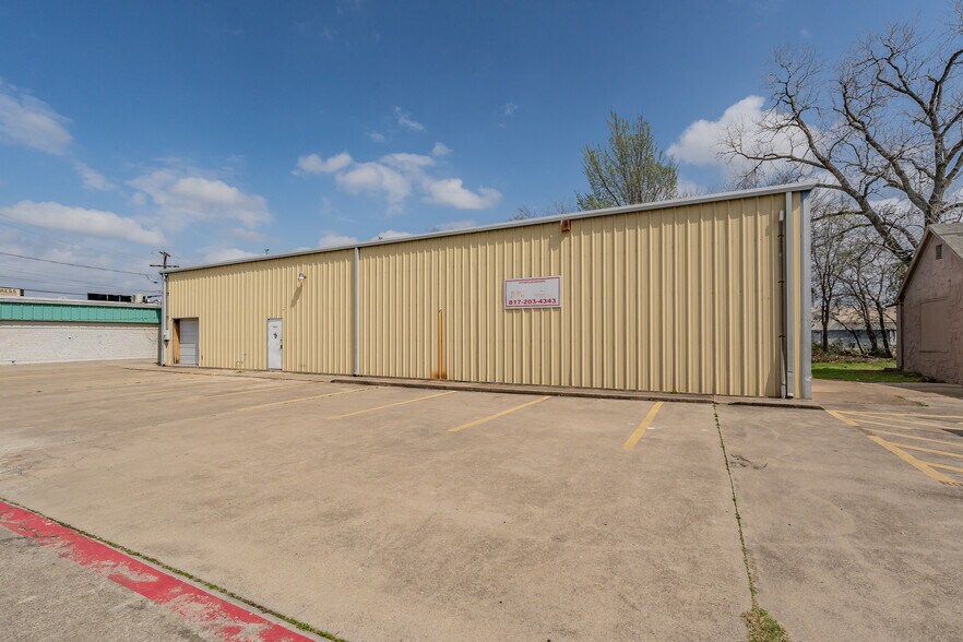 More Photos Of 7235 Glenview Dr, Richland Hills Office For Sale