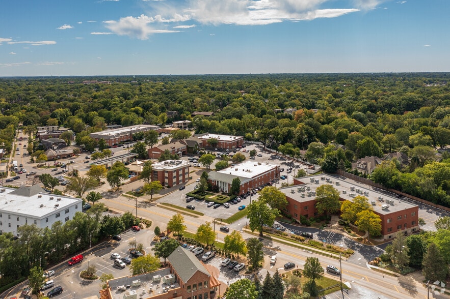 More Photos Of 15 Spinning Wheel Rd, Hinsdale Unknown For Lease