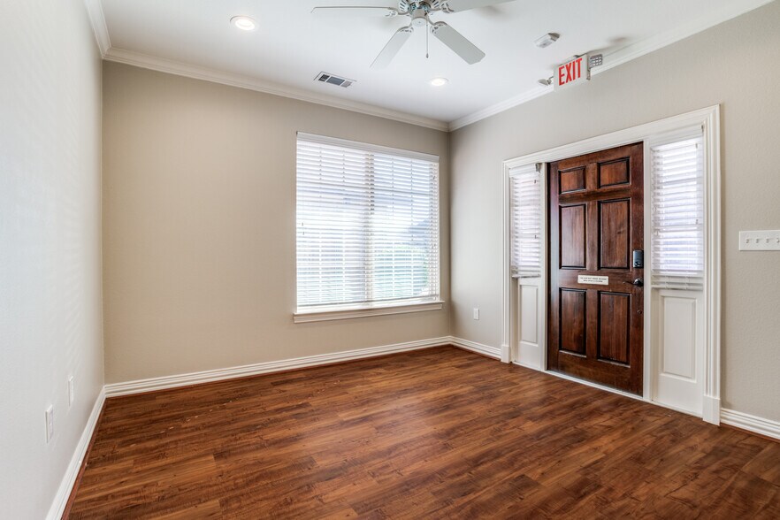 More Photos Of 425 Old Newman Rd, Frisco Medical For Lease