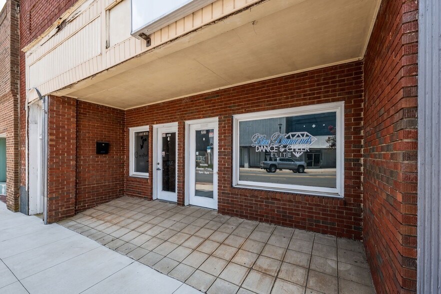 More Photos Of 220-222 S Scales St, Reidsville Storefront Retail Office For Sale