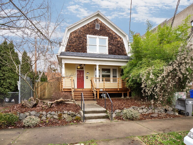Primary Photo Of 317 NE Sacramento St, Portland Office For Sale
