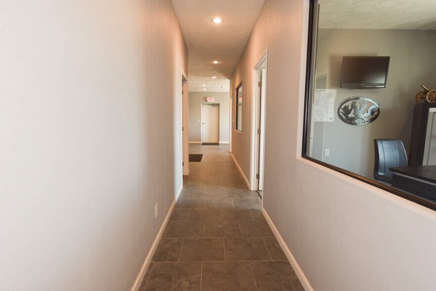 More Photos Of 36154 Enterprise, Trenton Light Manufacturing For Sale